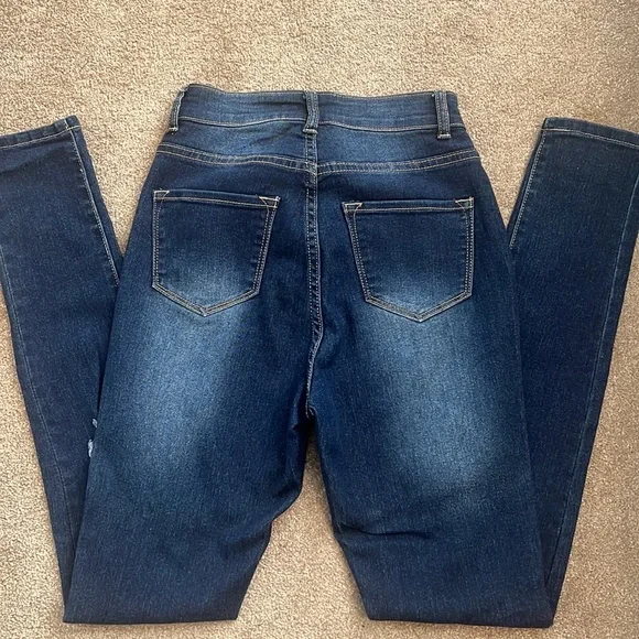Fashion nova’s high waisted jeans - Picture 3 of 5